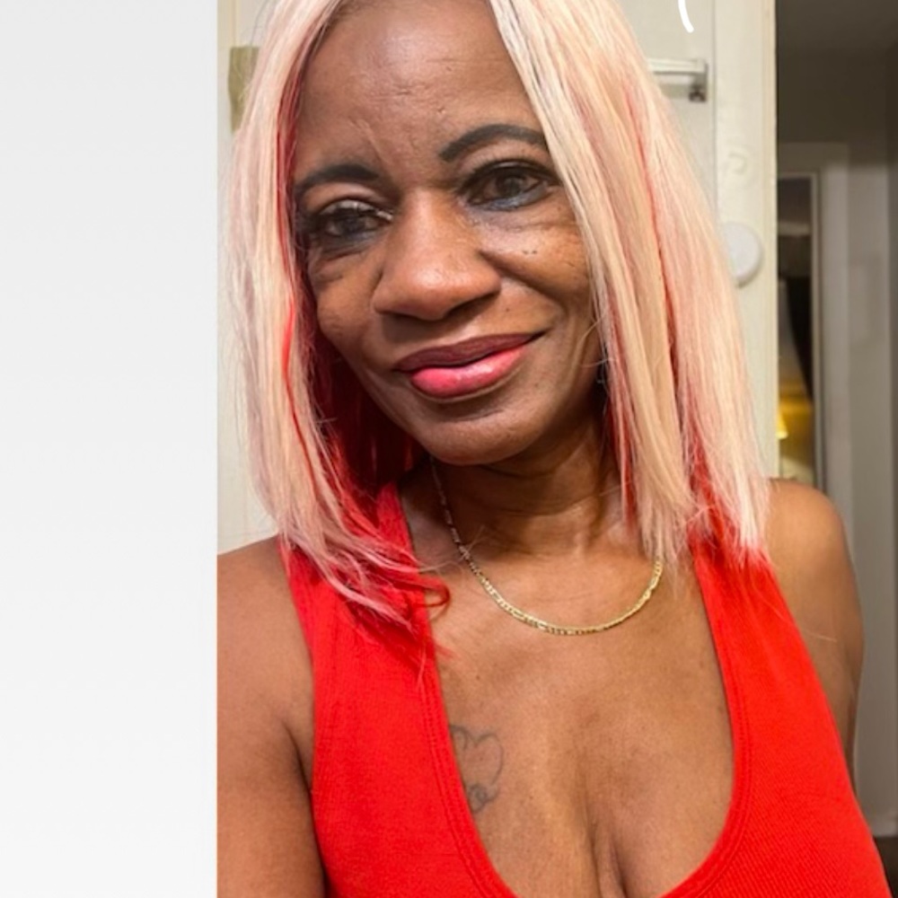 Meet your Posher, Constance